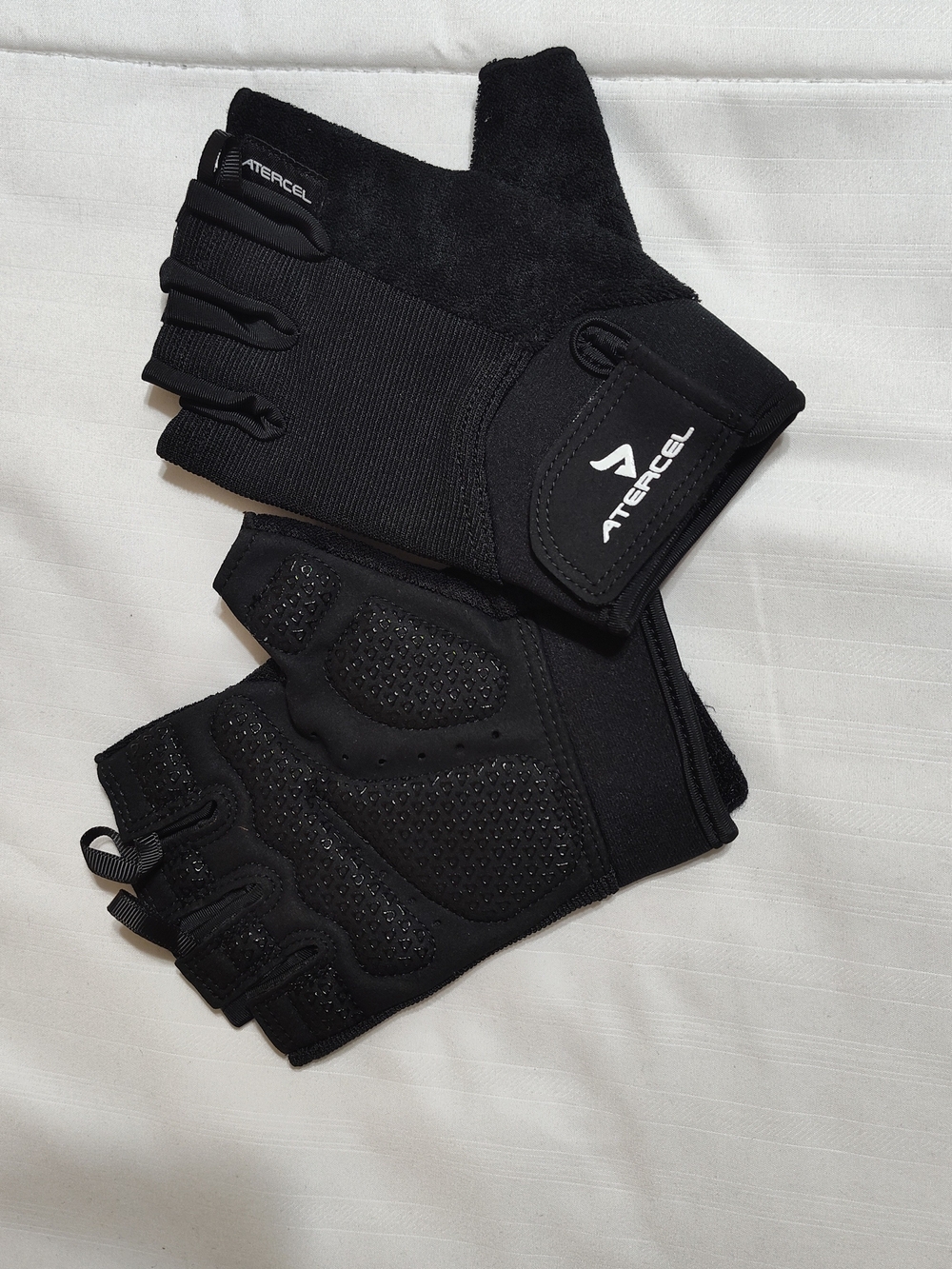 Women's Black Half-Finger Workout Gloves